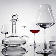 Baccarat Glassware: A Blend of Art and Functionality